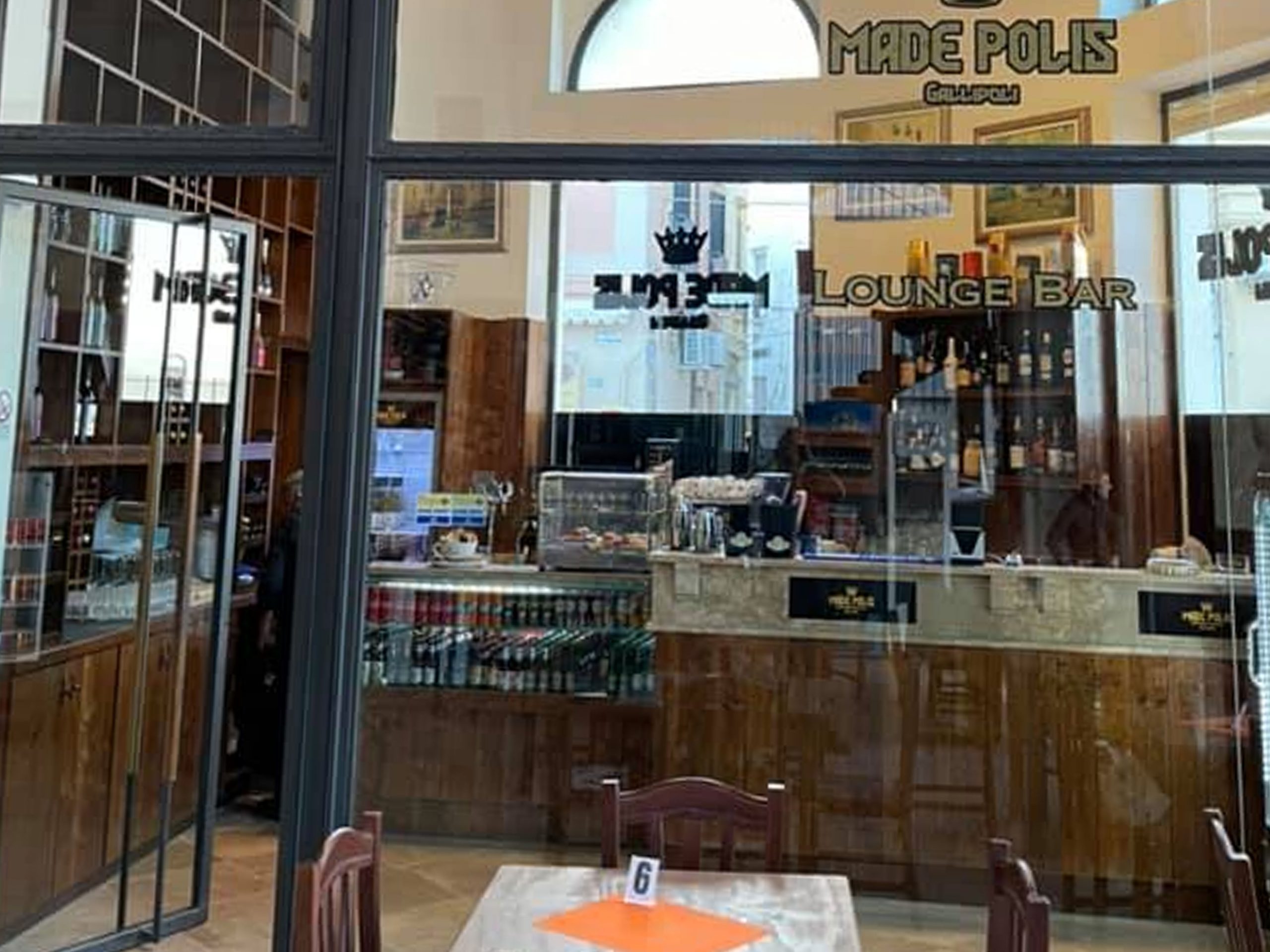 Read more about the article Made Polis Restaurant